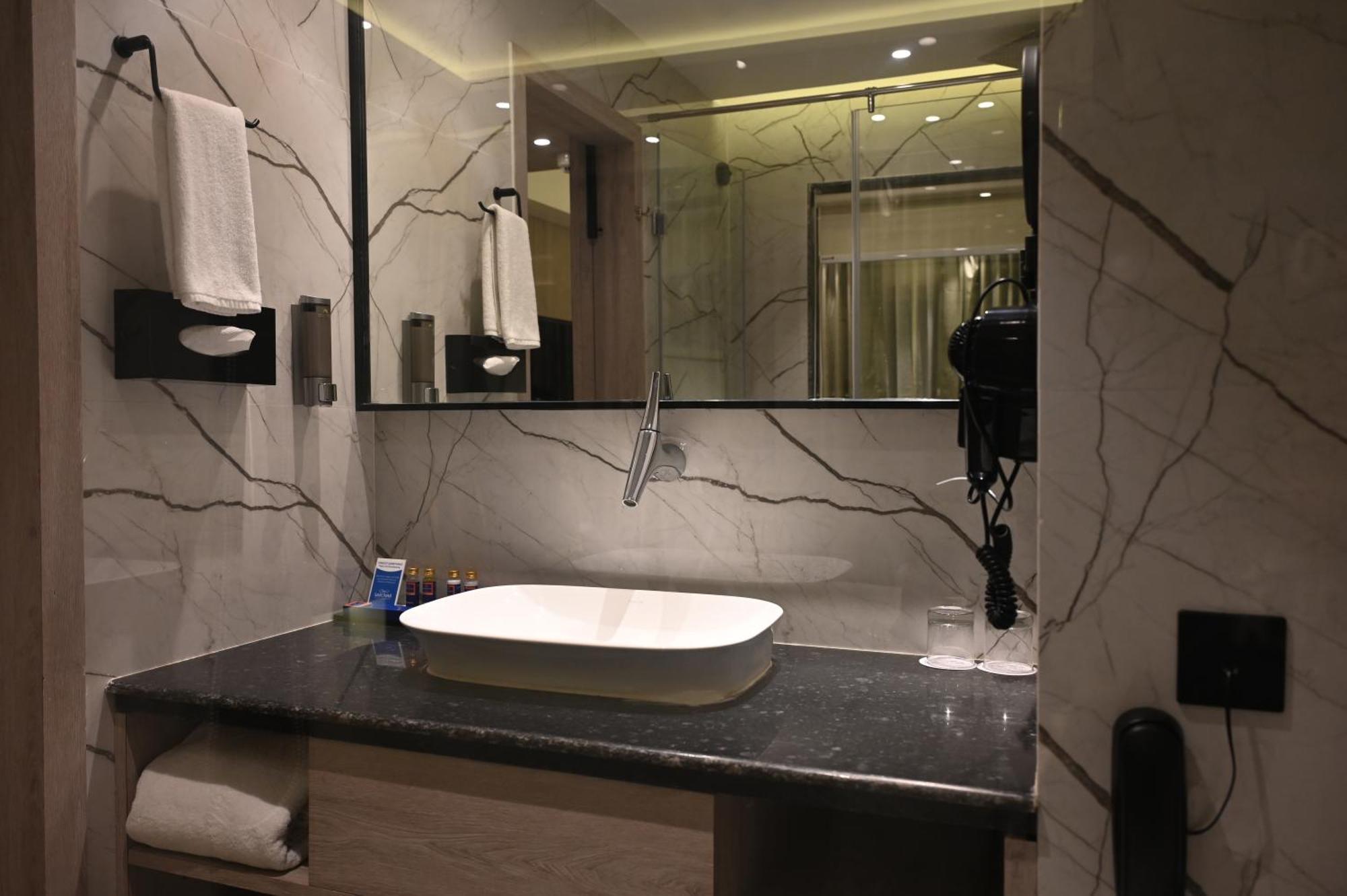 Ishaan Sarovar Portico Deoghar Ngoại thất bức ảnh